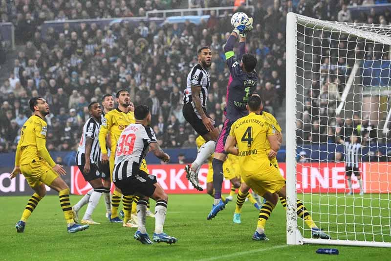 Newcastle đấu với Dortmund đầy hấp dẫn