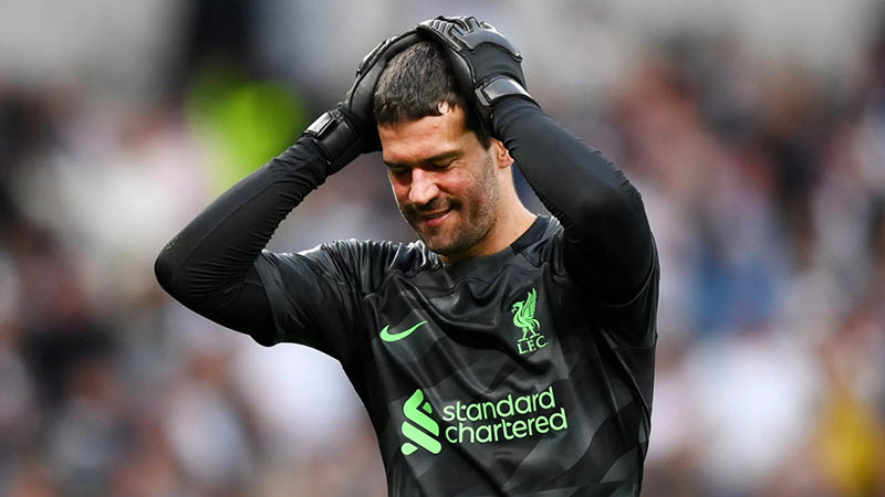 Thủ môn Alisson Becker